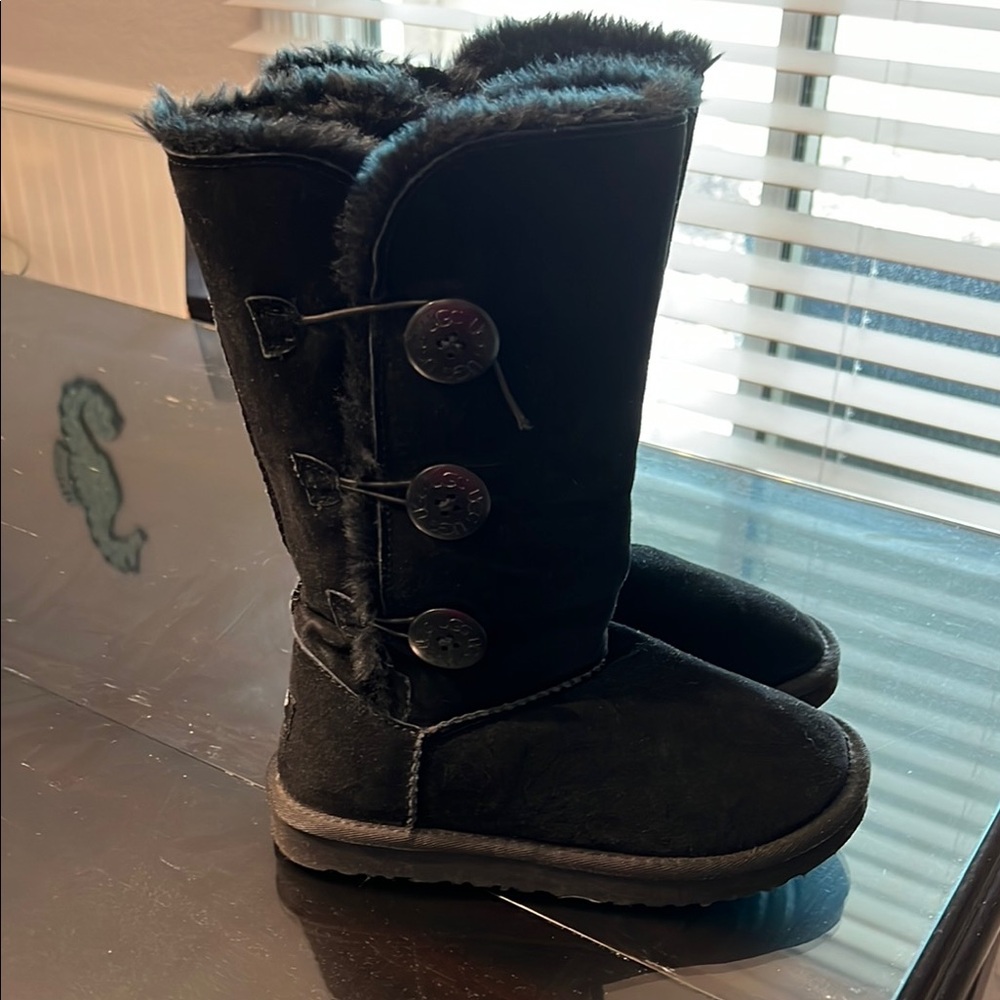 UGG Black Winter Boots with Cozy Fur Lining
